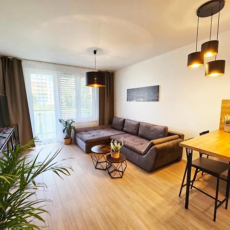 2 Room Apartment, New Building, Bosakova Street, 28 براتسيلافا المظهر الخارجي الصورة